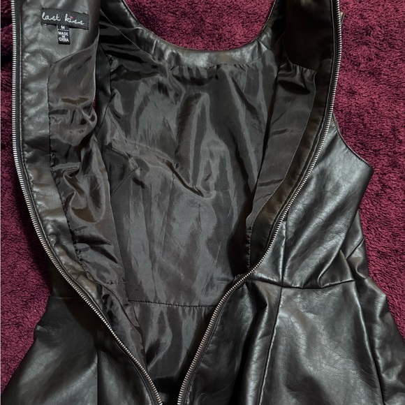 Women Last Kiss size M faux leather peplum top - Picture 5 of 5